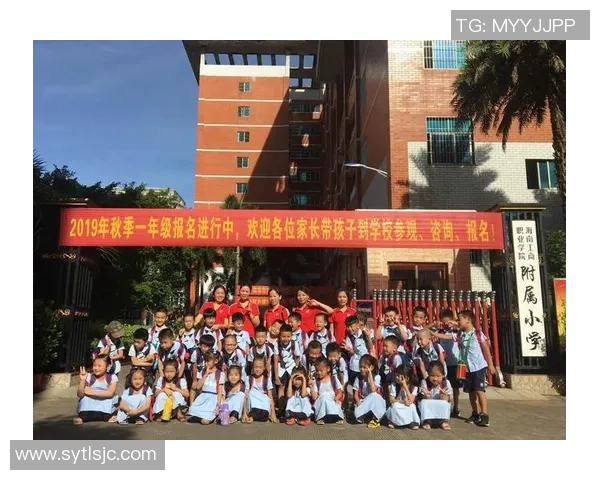 海南师范足球明星崛起之路探秘：从校园到职业赛场的奋斗与荣耀